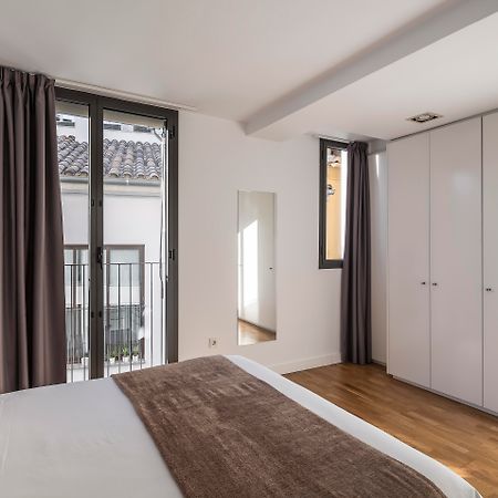 Mon Suites Catedral Valencia Exterior photo