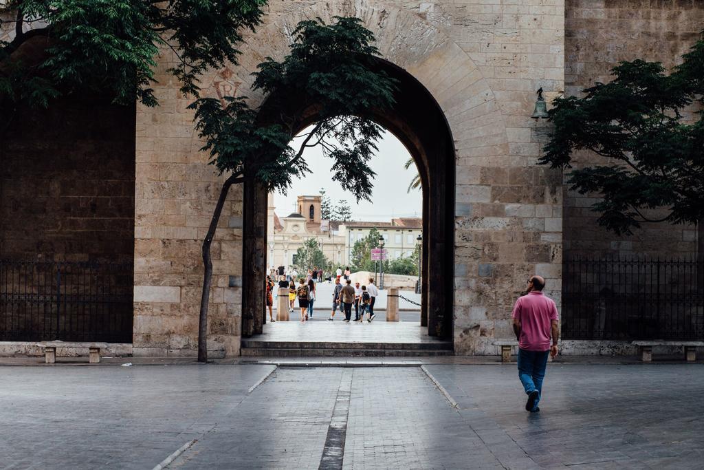 Mon Suites Catedral Valencia Exterior photo