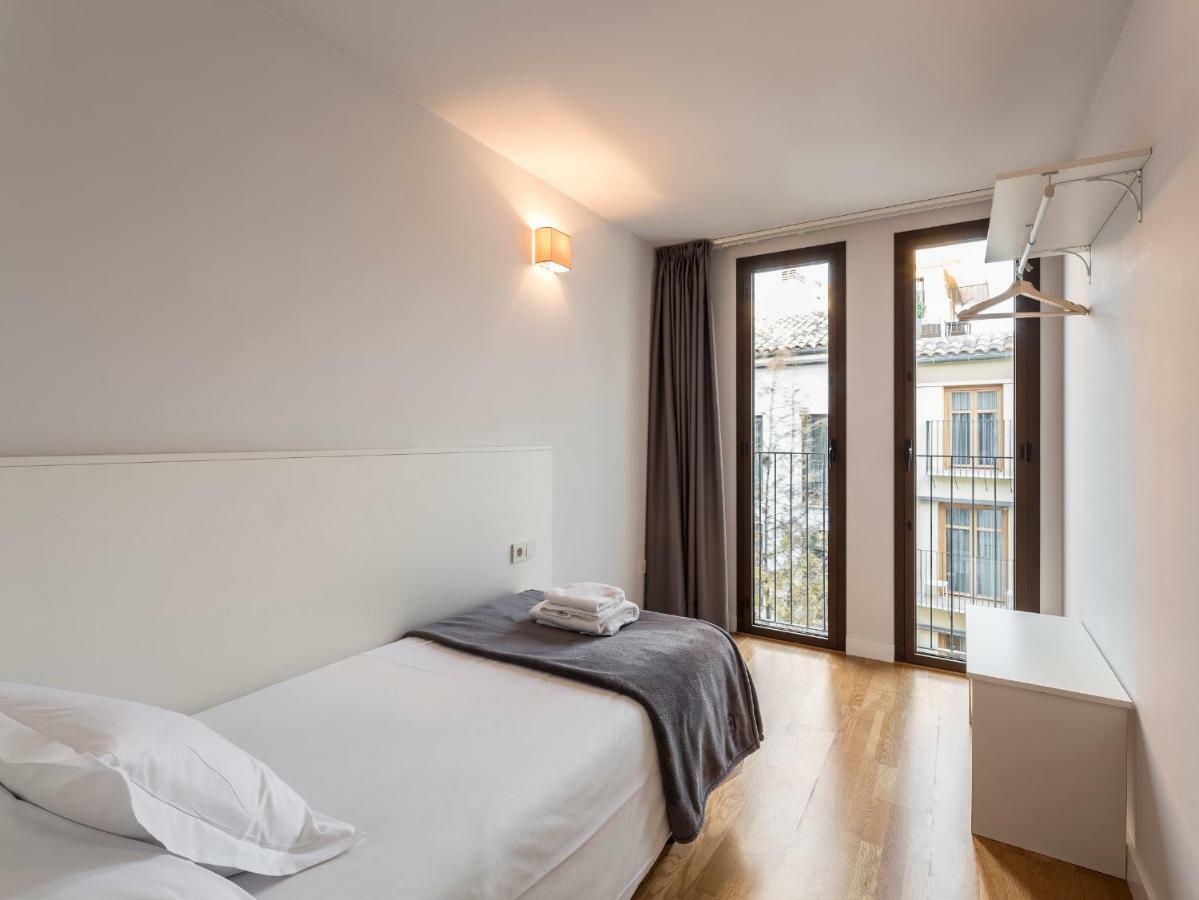 Mon Suites Catedral Valencia Exterior photo