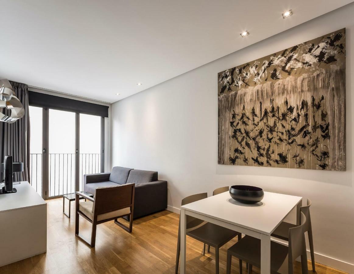 Mon Suites Catedral Valencia Exterior photo